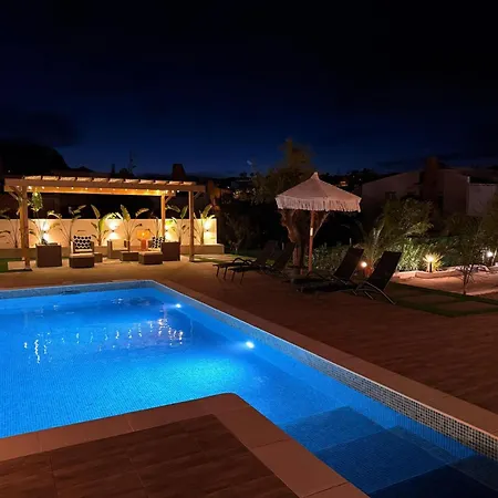 Canela Villa *